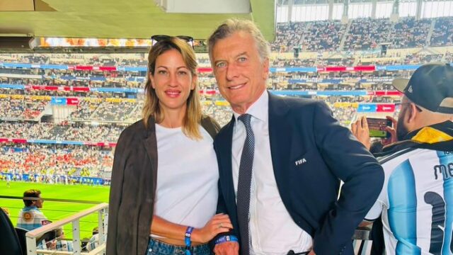 Mauricio Macri asistió al Argentina – Austria junto a su nueva pareja