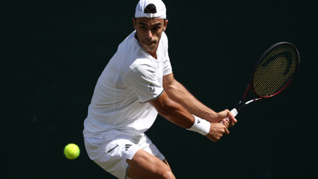 De la gloria al subsuelo: Francisco Cerúndolo quedó eliminado en la primera ronda de Wimbledon tras reinar en Queen’s