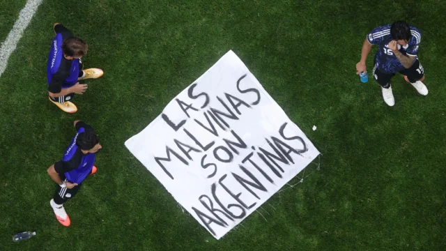 Polémica FIFA: la sanción que podría recibir Argentina por la bandera de Malvinas antes de la final