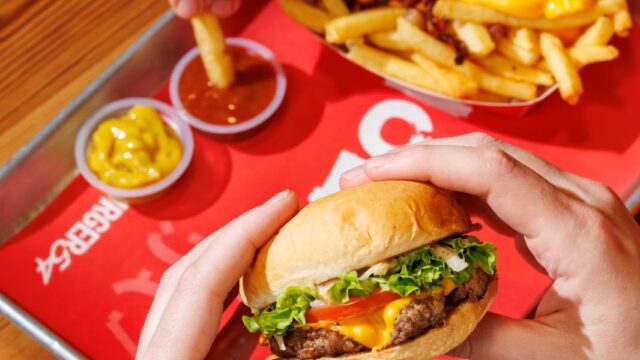 LAS PAPAS SON GRATIS – BURGER54 Y McCAIN CELEBRAN SU DÍA CON UNA PROMO ESPECIAL